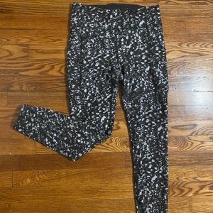 Lululemon leggings with pockets